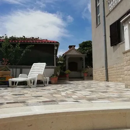 Lucija *
