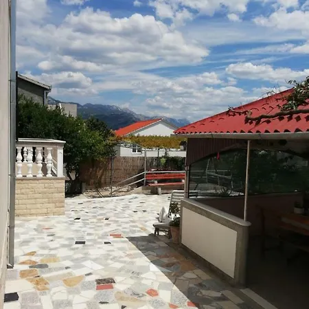 Apartment Lucija *